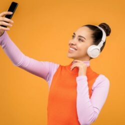 Best 6 Easy Ways to Promote your Music Career